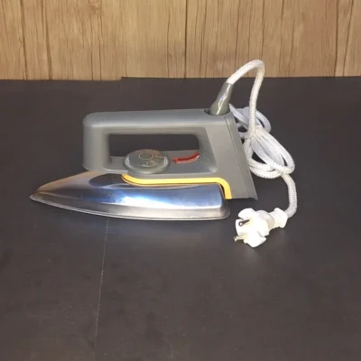 Cosmos FS-319 400W Ceramic Dry Iron – Auto Cutoff