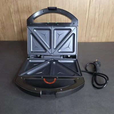 Premium Sandwich Maker – 4-Portion Non-Stick Toaster