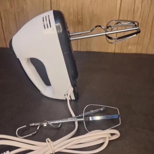 Hand Mixer 180W 7 Speed One-Touch Eject (4) Hand Mixer 180W 7 Speed One-Touch Eject