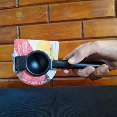 Manual Lemon Squeezer – Durable Kitchen Tool