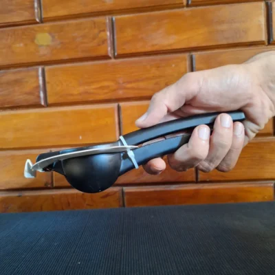 Manual Lemon Squeezer – Durable Kitchen Tool