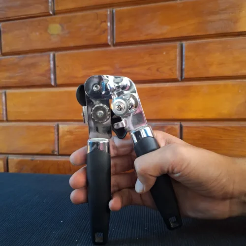 Manual Can opener turning knob and cutting wheel Manual Can opener turning knob and cutting wheel
