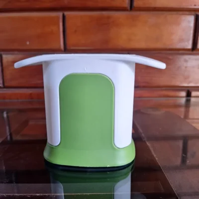 Hand-Operated Vegetable Chopper for Quick Prep