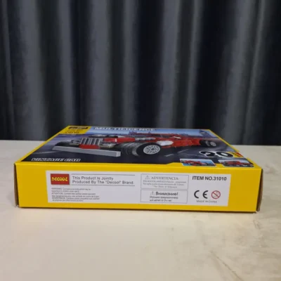 Decool 31010 - Box Front with Parts Bag Decool 31010 box and sealed parts bag with instruction booklet