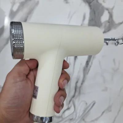 Uakeen ZL-2305 hand mixer body detail with knurled grip