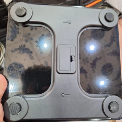 iScale S Bathroom Scale - Underside View